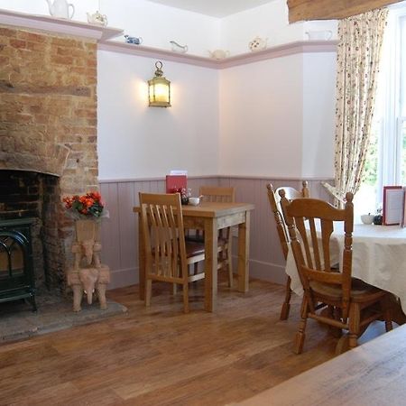 Old Riverview Guest House Earith Kültér fotó